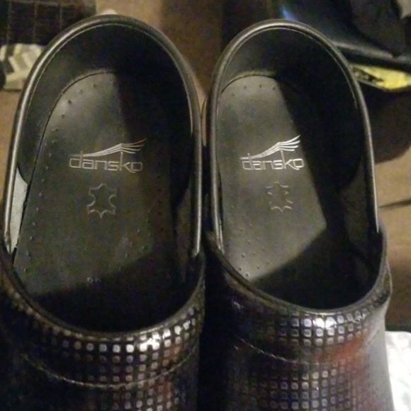 Shoes - Picture 2 of 7